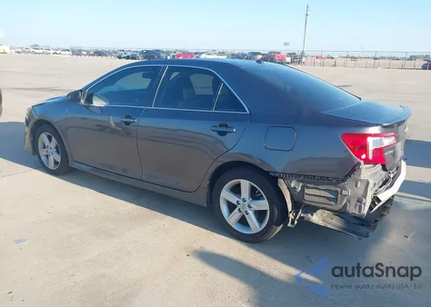 2014 Toyota Camry Se z USA, uszkodzony, nr VIN 4T1BF1FK6EU337306